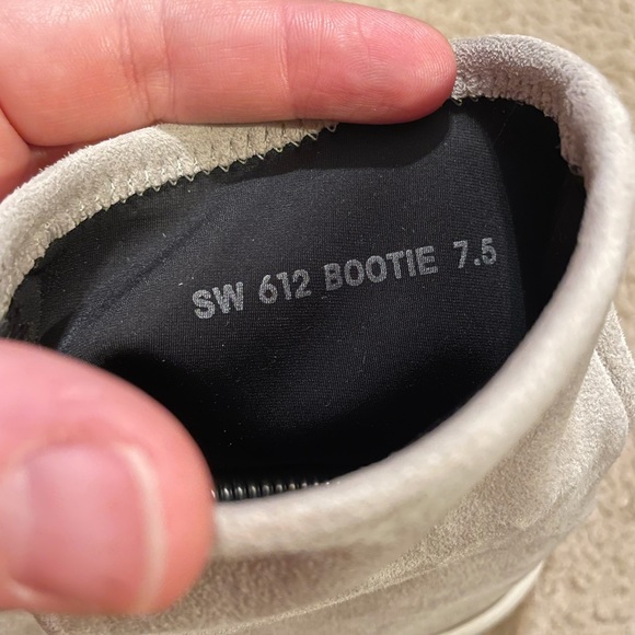 Stuart Weitzman Sneaker Sock Bootie Shoes Women’s 7.5 Seal Light Taupe HTF! - Picture 13 of 16